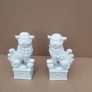 TOYO Vintage  Foo Dog Figurine Set of 2.